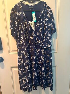 41 Hawthorn Navy and White Floral Wrap Midi Dress NWT